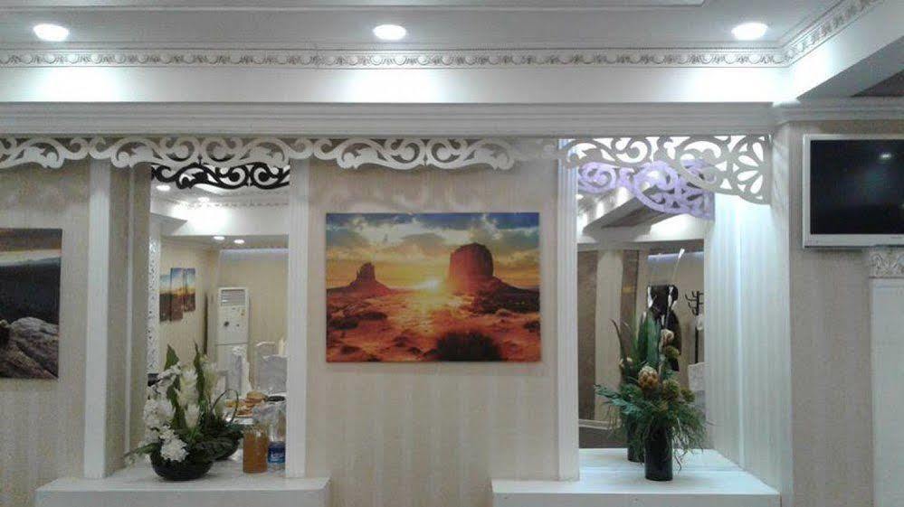 Hotel Dostuk Bishkek Bagian luar foto